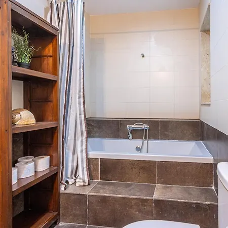 فندق مبيت وإفطار Coastal Charm Vacation