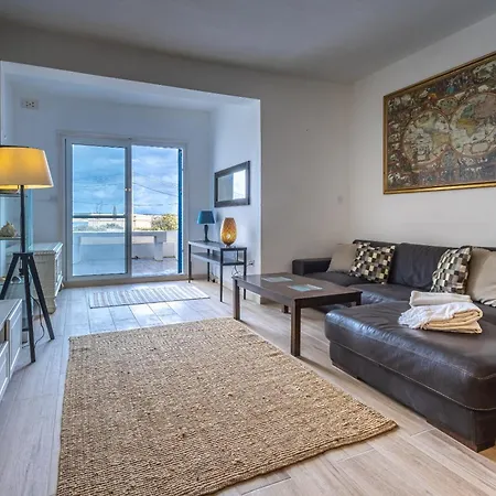 Bed & Breakfast Coastal Charm Vacation