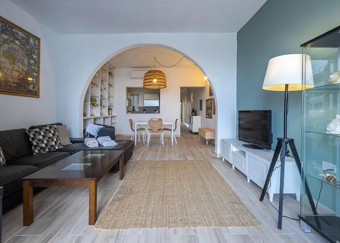 Coastal Charm Vacation Bed and Breakfast