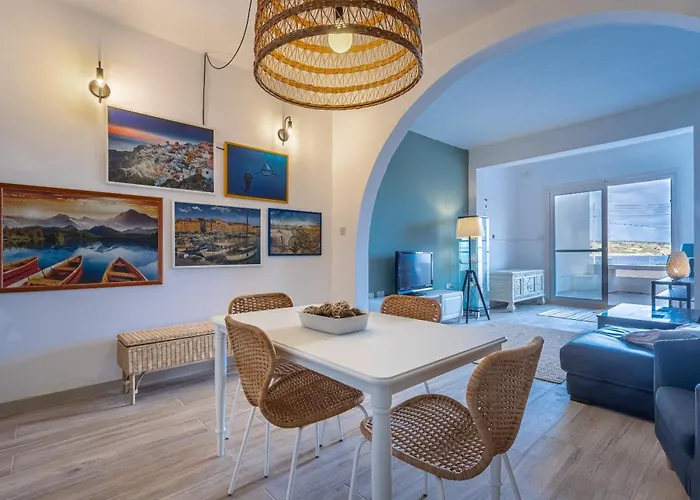 Bed and Breakfast Coastal Charm Vacation